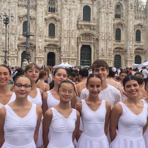 Danzare in Piazza Duomo con Roberto Bolle: un’esperienza indimenticabile a Milano